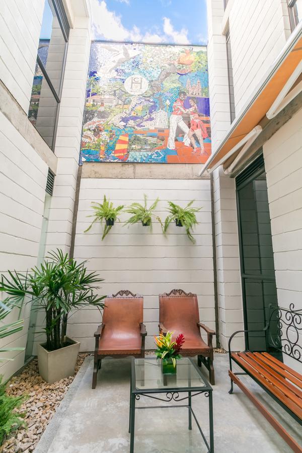 Hotel Casa Vallecaucana Cali Bagian luar foto